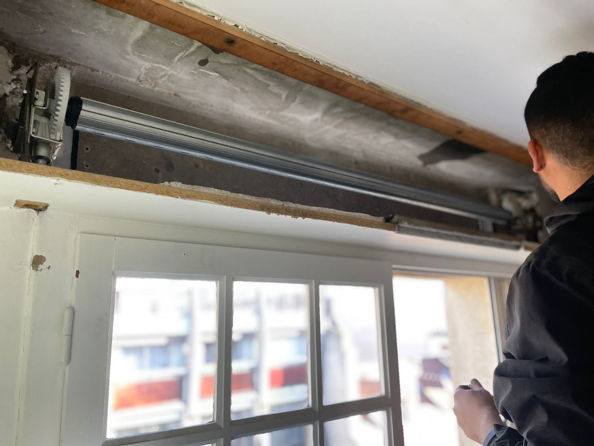 Réparation urgente de volet roulant bloqué à Luxembourg